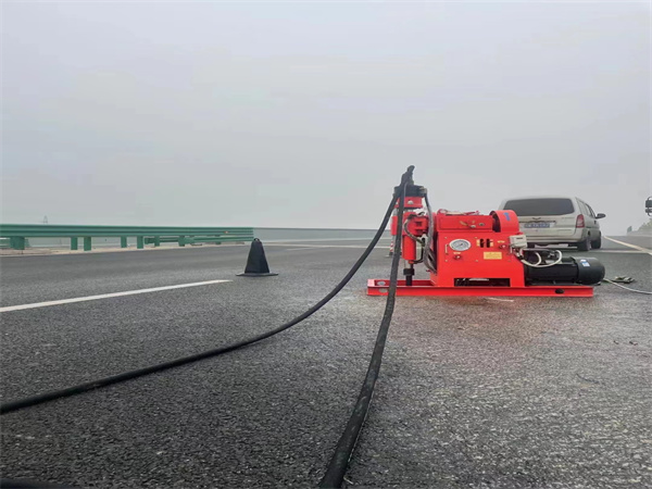 安远马路路基路面开裂下沉注浆加固灌浆